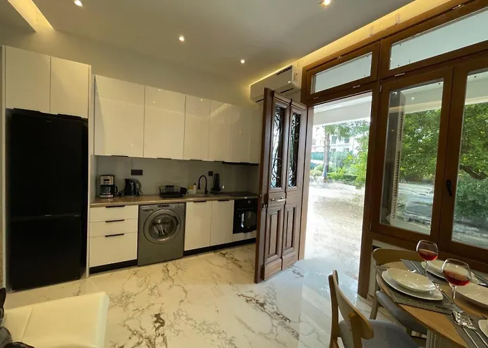 Castle View Serenity Square イン *