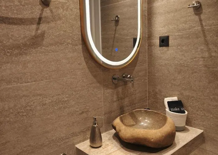 Castle View Serenity Square イン