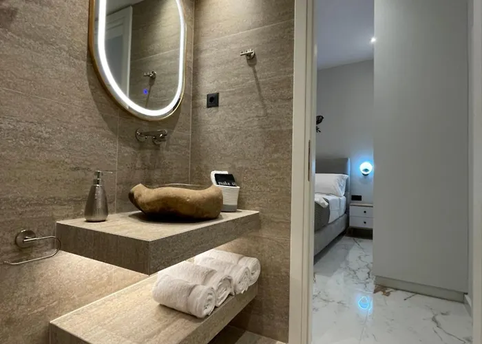 Castle View Serenity Square *