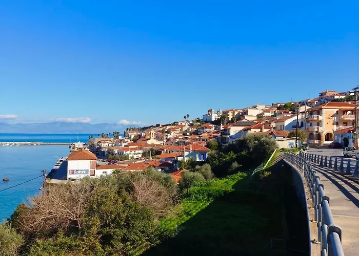 Castle View Serenity Square イン Koróni